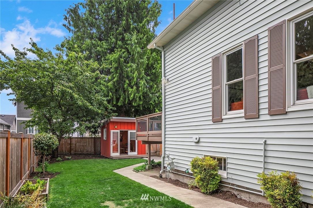 915 North 75th Street Seattle, WA 98103 - Photo 26 of 31 Gallery Image 26