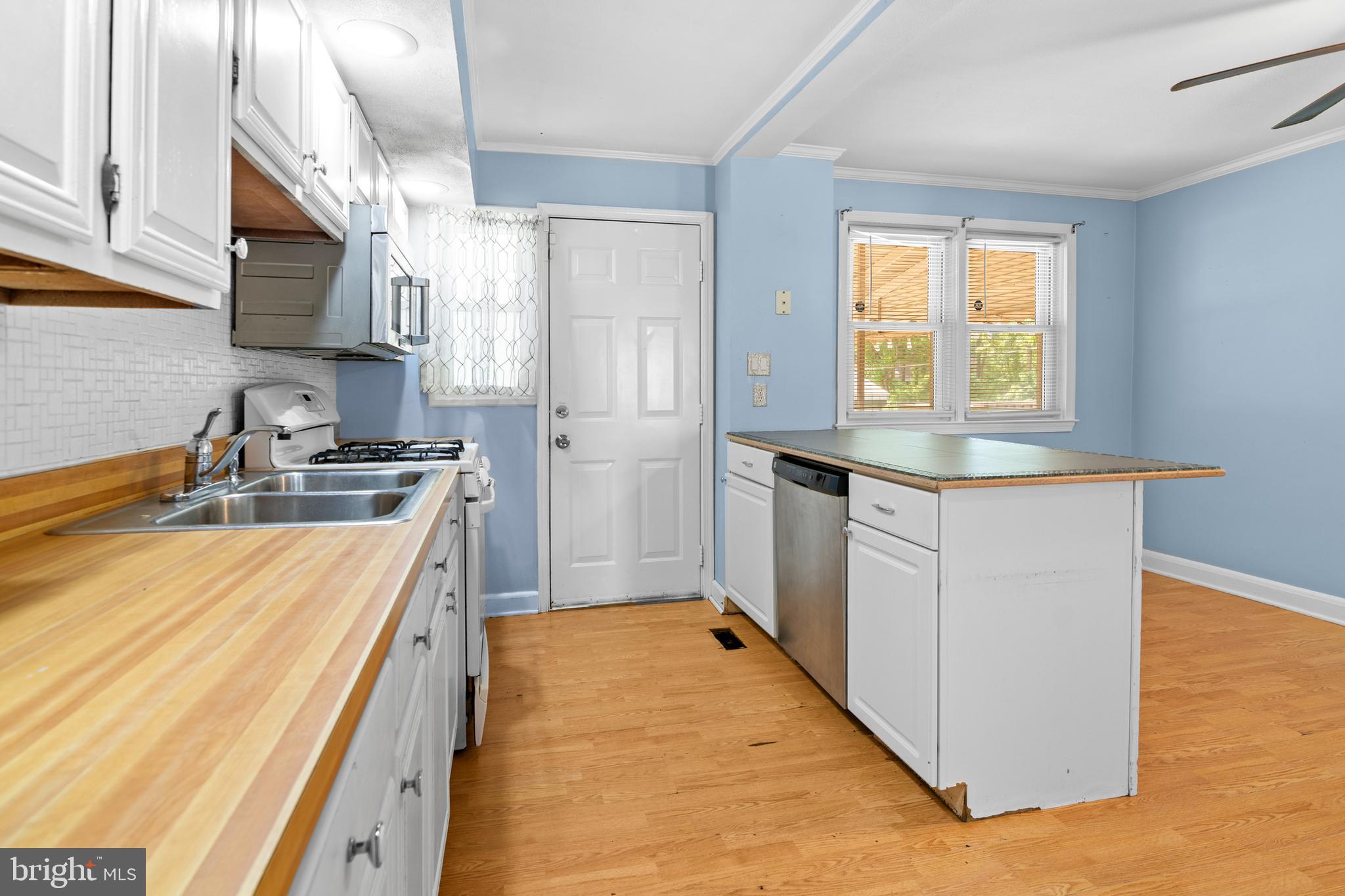 364 Leeanne Road Baltimore, MD 21221 - Photo 10 of 32