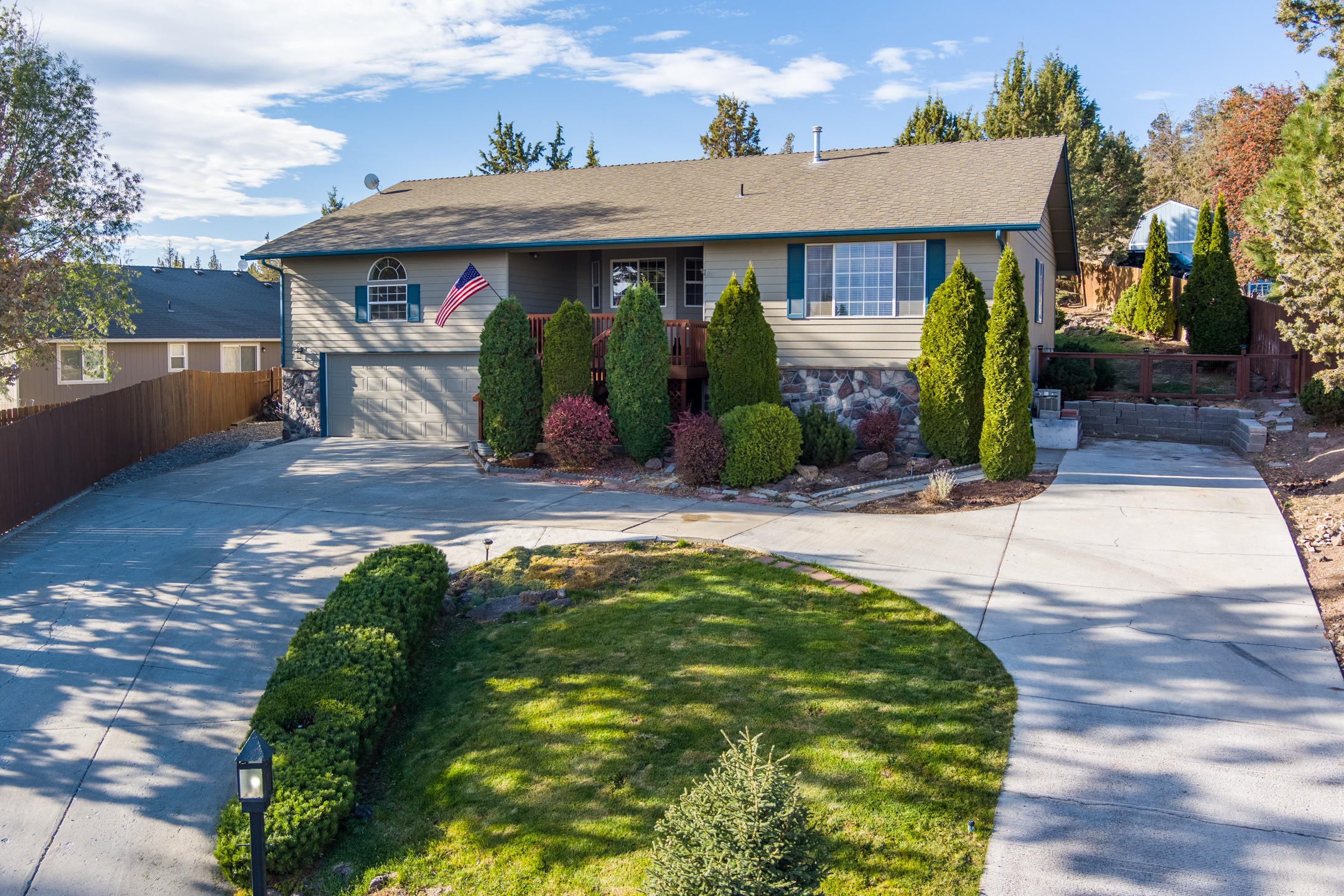 697 Deer Ridge Court Madras, OR 97741 - Photo 31 of 34 2020_11_04_697_deer_ridge_ct_madras-23