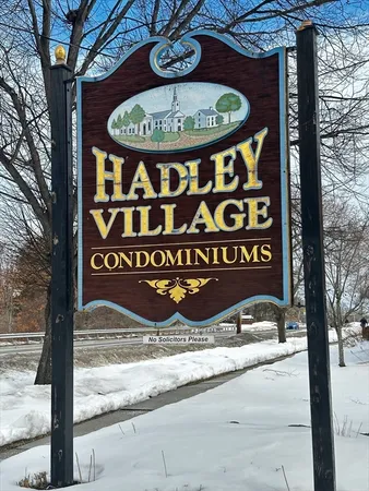 $1,950 | 540 Granby Road, Unit 98, South Hadley, MA 01075