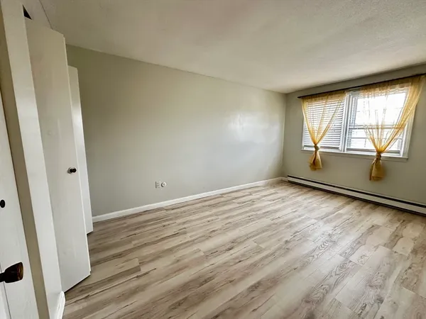 $1,950 | 540 Granby Road, Unit 98, South Hadley, MA 01075