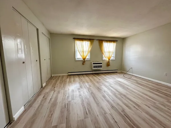 $1,950 | 540 Granby Road, Unit 98, South Hadley, MA 01075