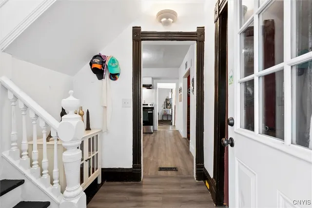 $1,700 | 945 Oak Street, Syracuse, NY 13203