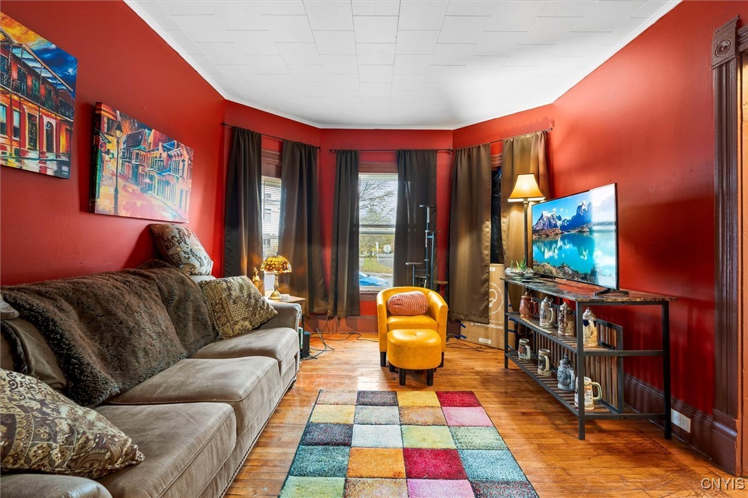 945 Oak Street Syracuse, NY 13203 - Photo 6 of 24