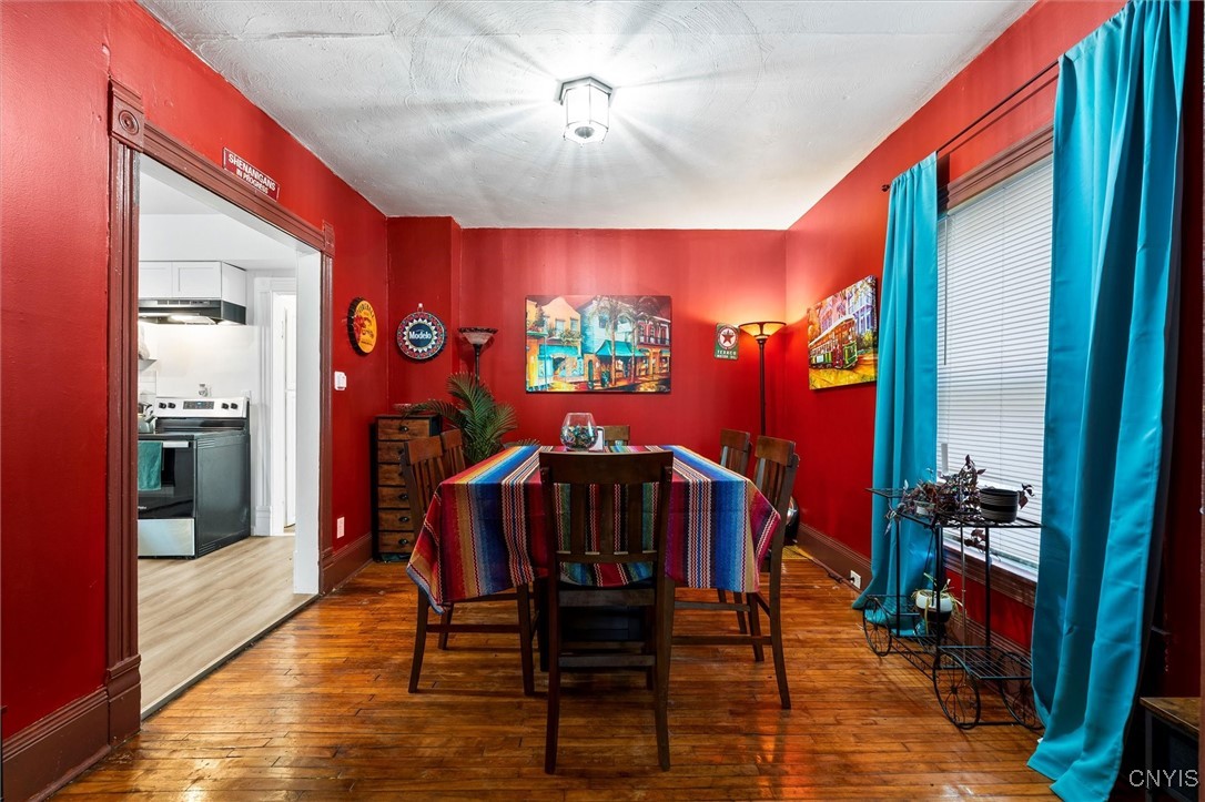 945 Oak Street Syracuse, NY 13203 - Photo 8 of 24