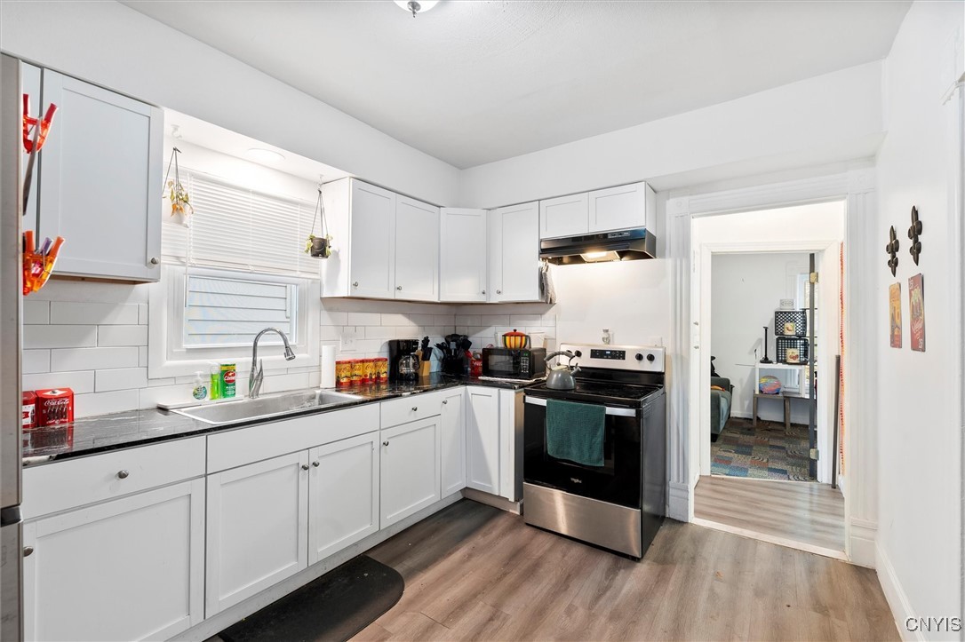 945 Oak Street Syracuse, NY 13203 - Photo 9 of 24