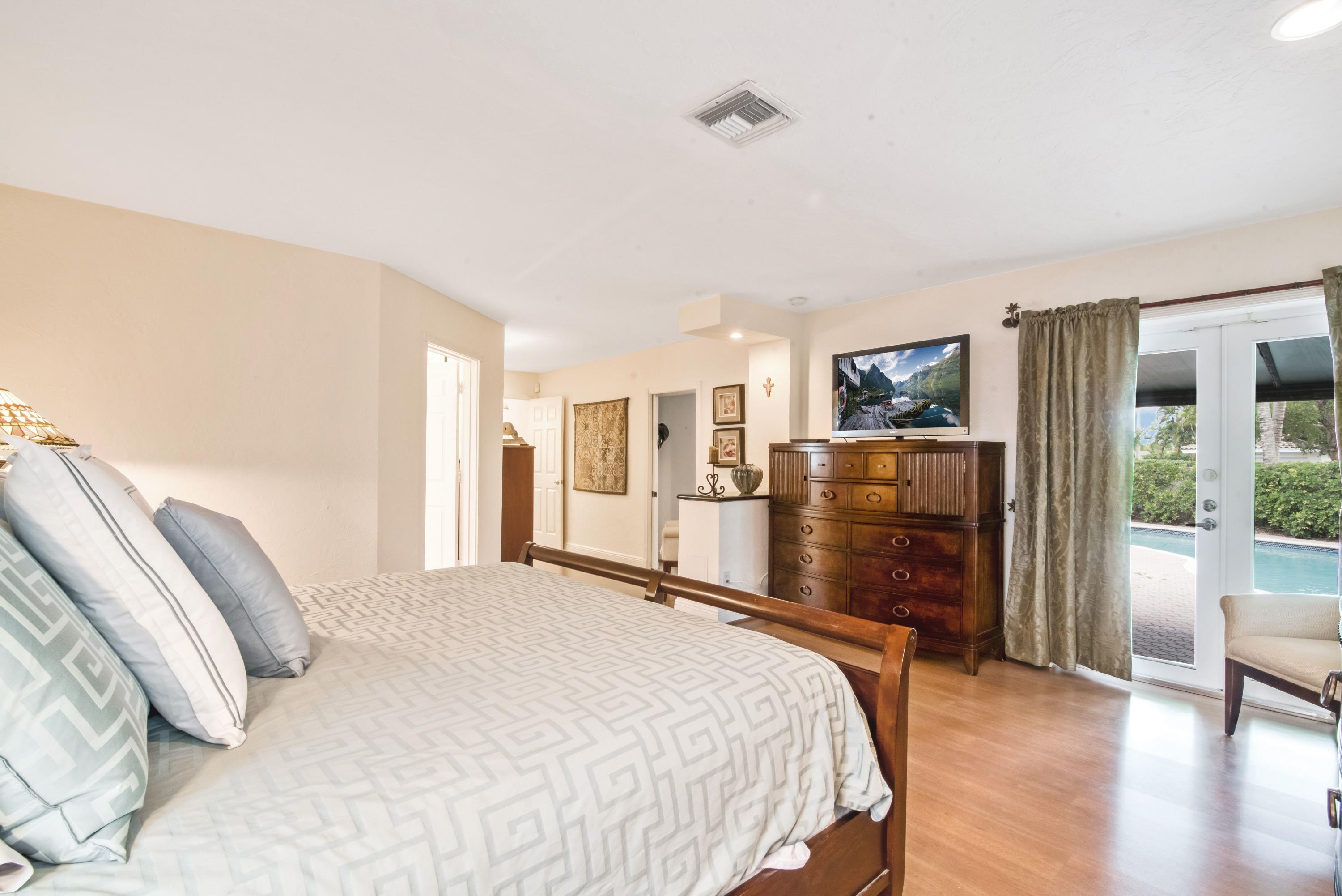 730 Southwest 2nd Street Boca Raton, FL 33486 - Photo 15 of 34 QxdvPbfA