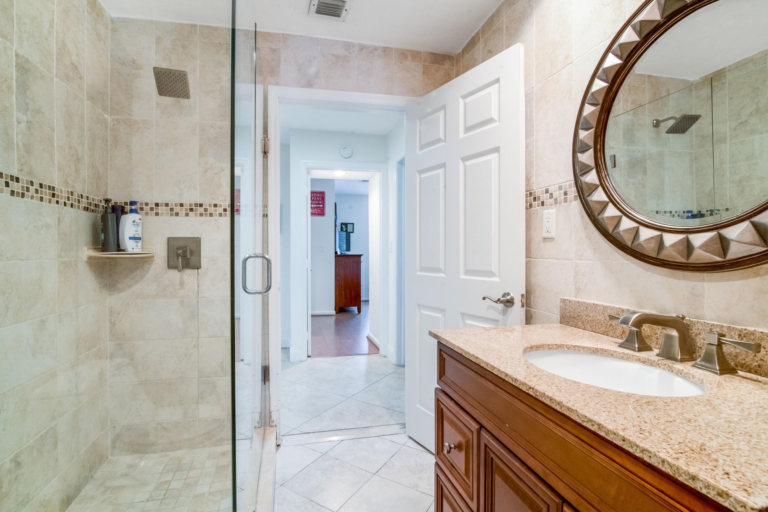 730 Southwest 2nd Street Boca Raton, FL 33486 - Photo 26 of 34 2nd bathroom