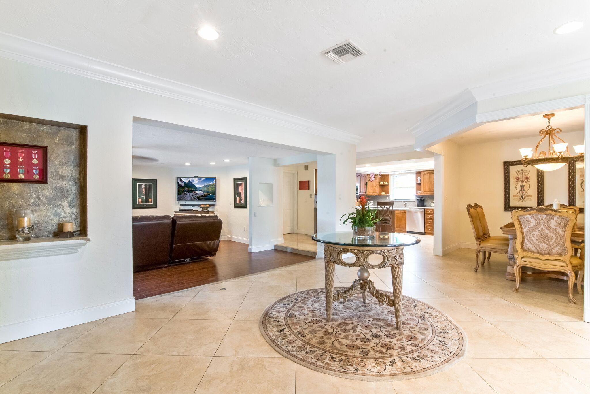 730 Southwest 2nd Street Boca Raton, FL 33486 - Photo 5 of 34 SVayiiLo