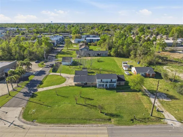 $1,200,000 | 1905 West Prien Lake Road, Lake Charles, LA 70605