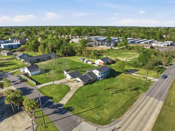 $1,200,000 | 1905 West Prien Lake Road, Lake Charles, LA 70605