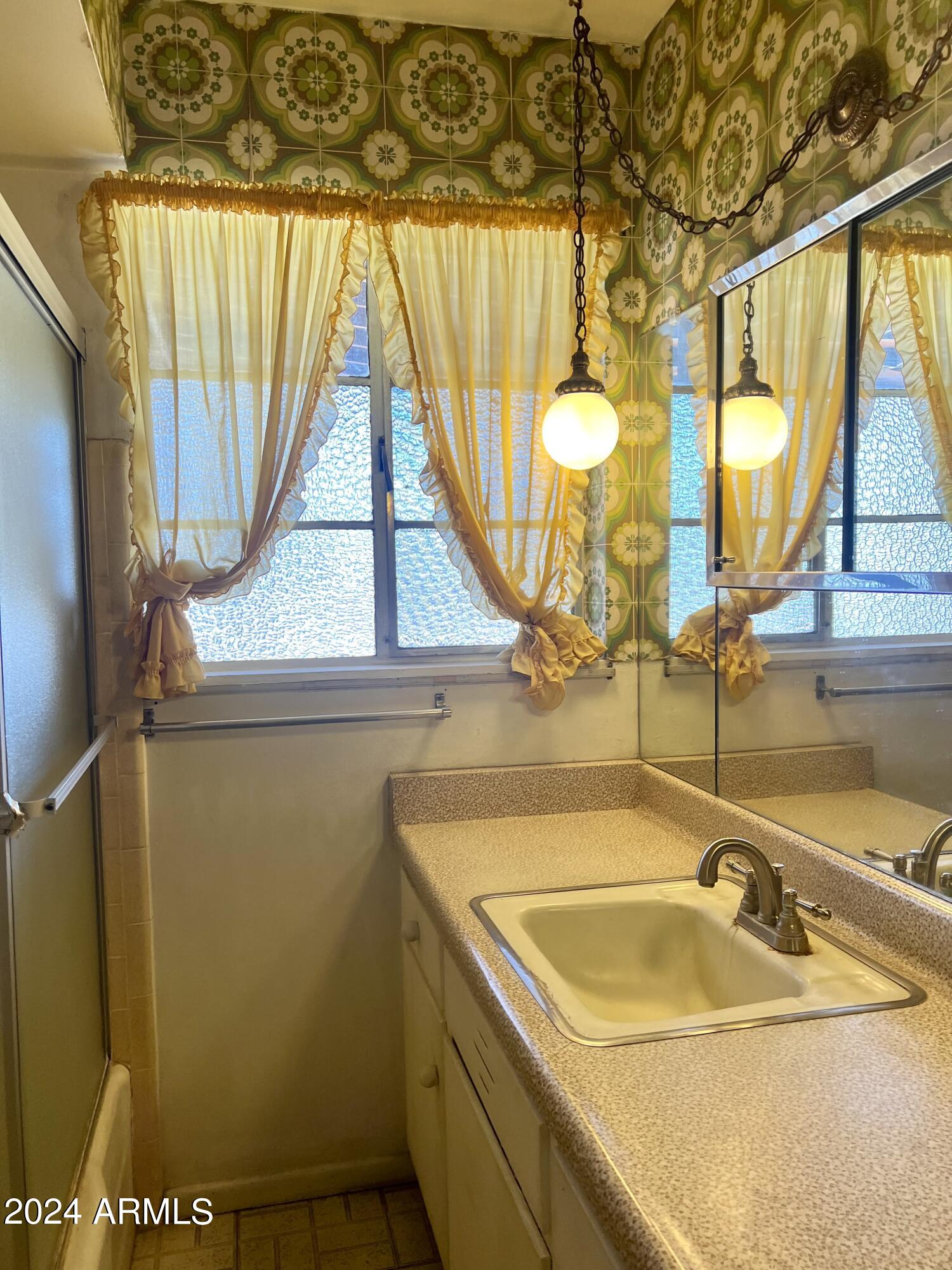 4119 East Coronado Road Phoenix, AZ 85008 - Photo 11 of 23 IMG_4370