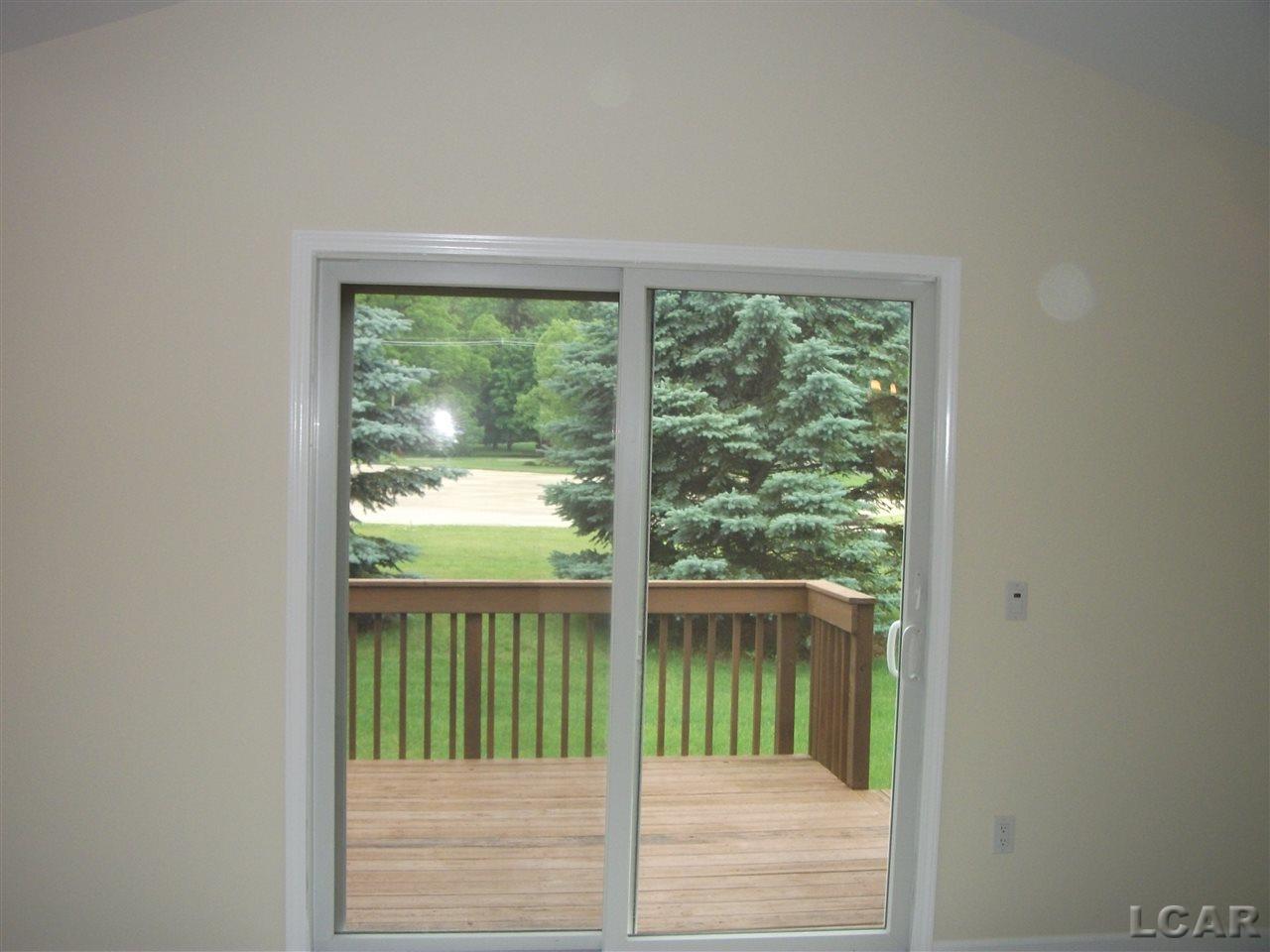521 Ridge Lane Tecumseh, MI 49286 - Photo 6 of 11 31251527-5.JPG