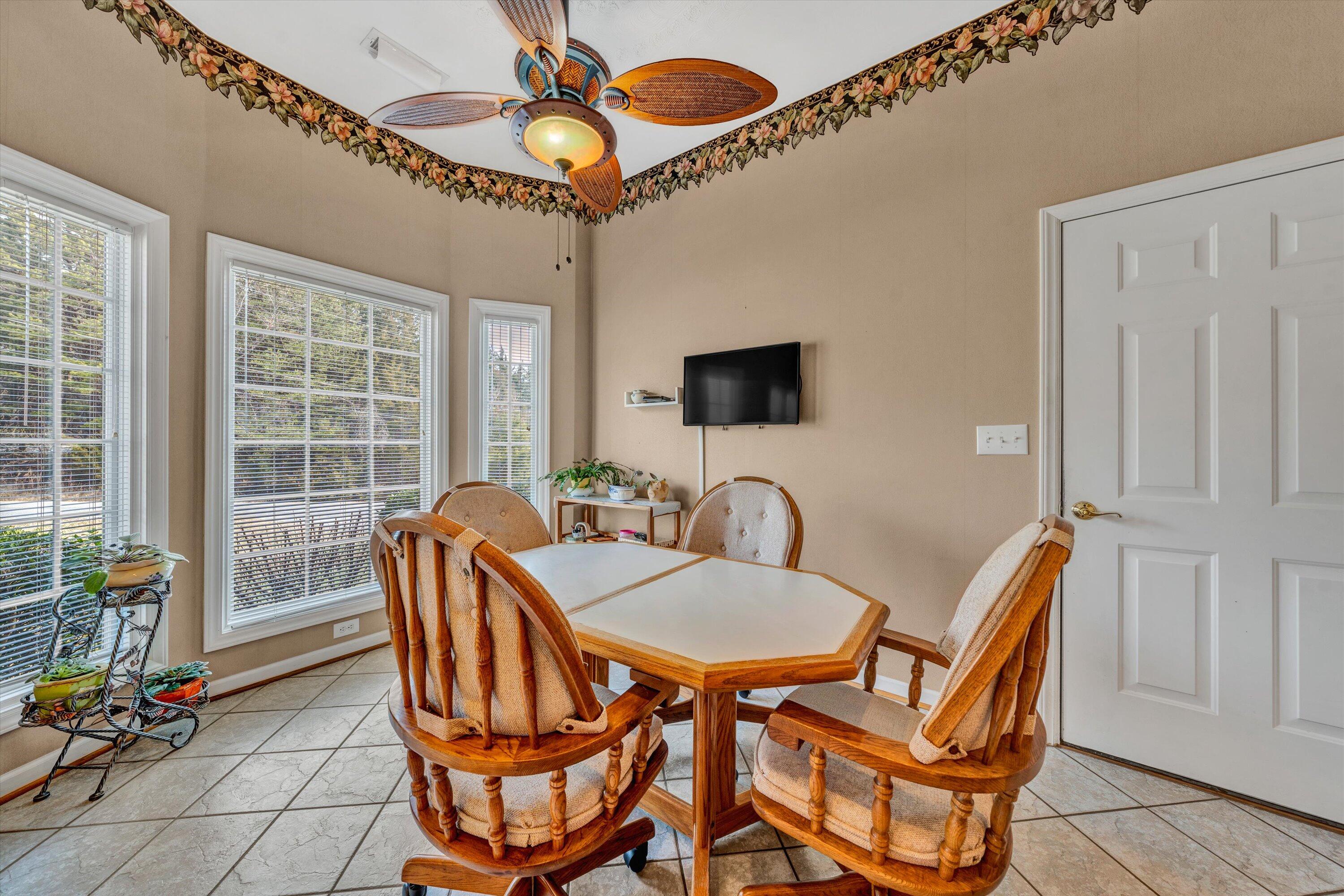 20 Stripers Landing Road Moneta, VA 24121 - Photo 14 of 33 14-022220240026