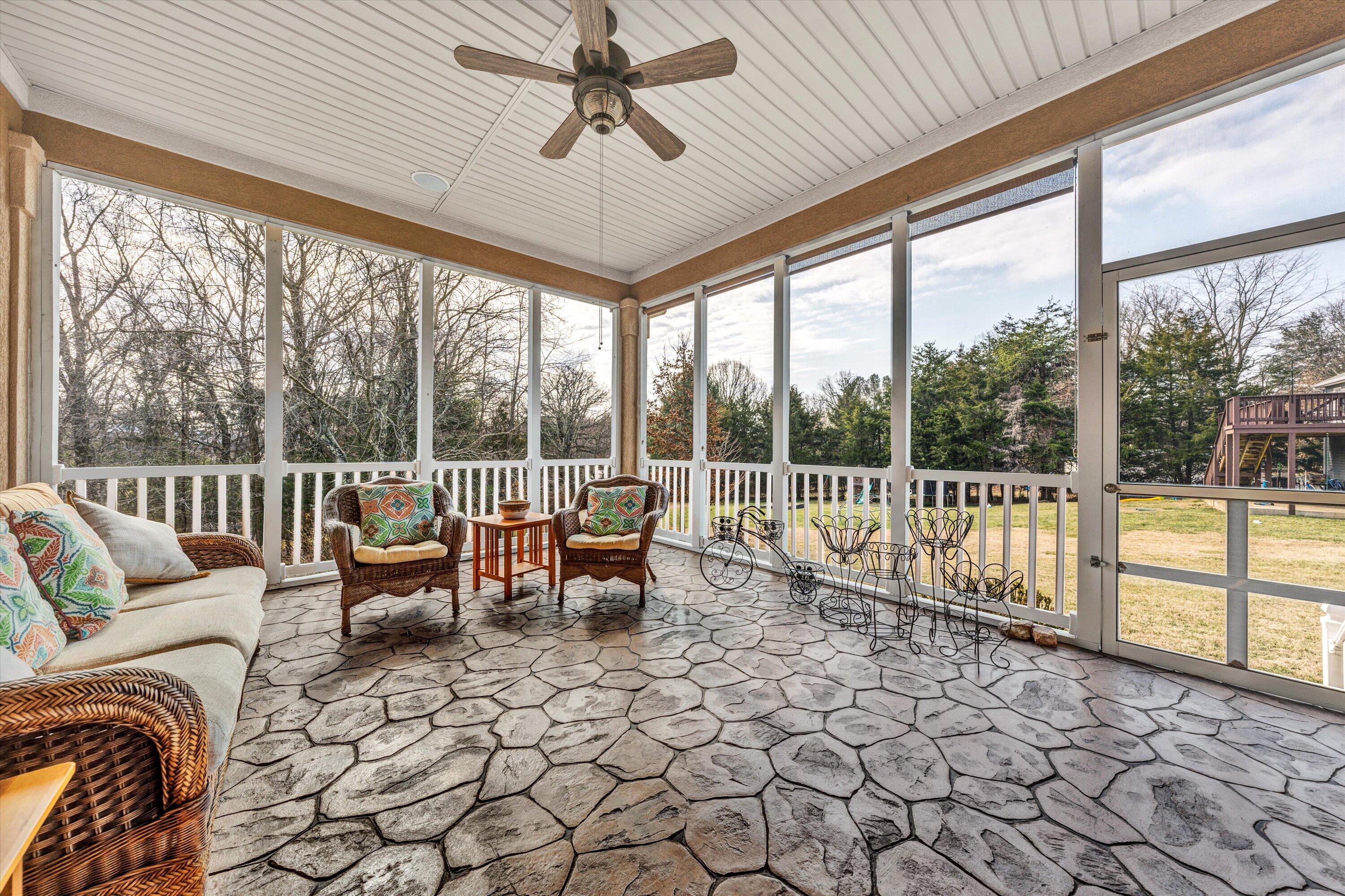 20 Stripers Landing Road Moneta, VA 24121 - Photo 17 of 33 17-022220240011