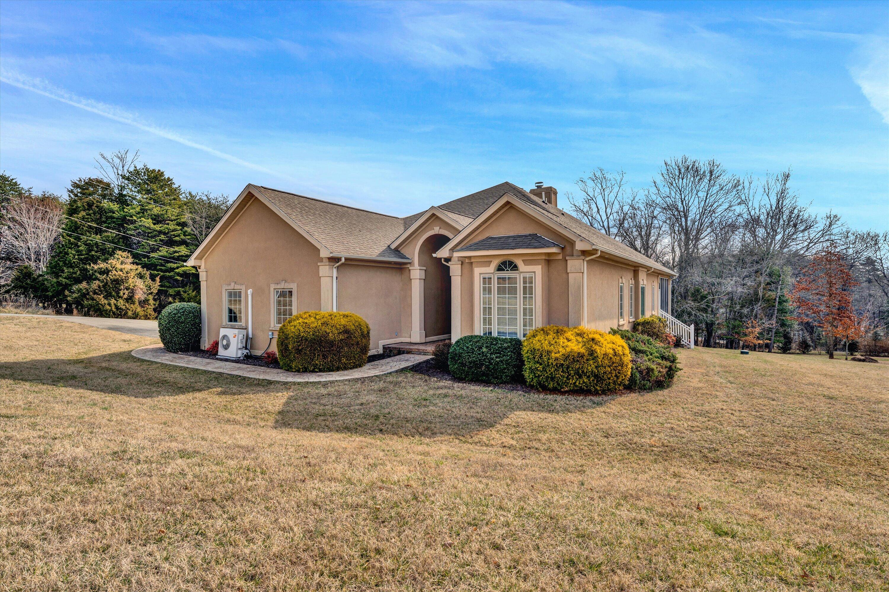 20 Stripers Landing Road Moneta, VA 24121 - Photo 2 of 33 02-022220240013