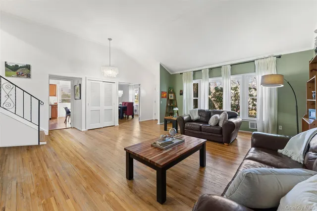 $949,000 | 14 Baylor Circle, White Plains, NY 10605