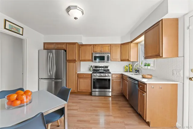 $949,000 | 14 Baylor Circle, White Plains, NY 10605