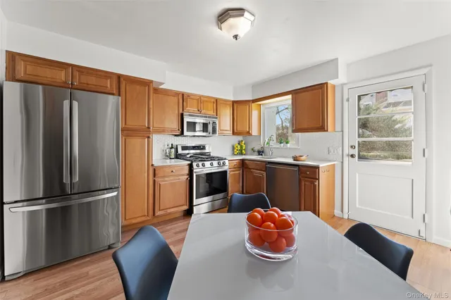 $949,000 | 14 Baylor Circle, White Plains, NY 10605