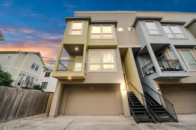 a view of an entryway with a floor