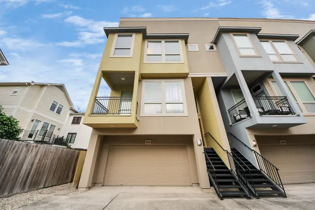 a view of an entryway with a front door