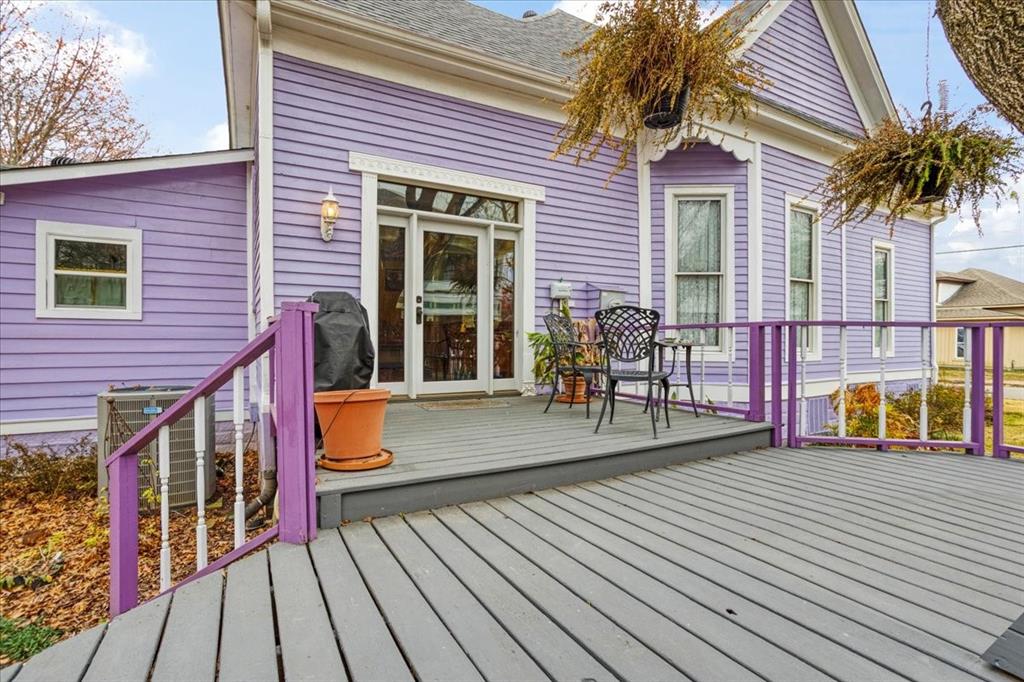 300 West 6th Street Bonham, TX 75418 - Photo 37 of 40 a view of outdoor seating