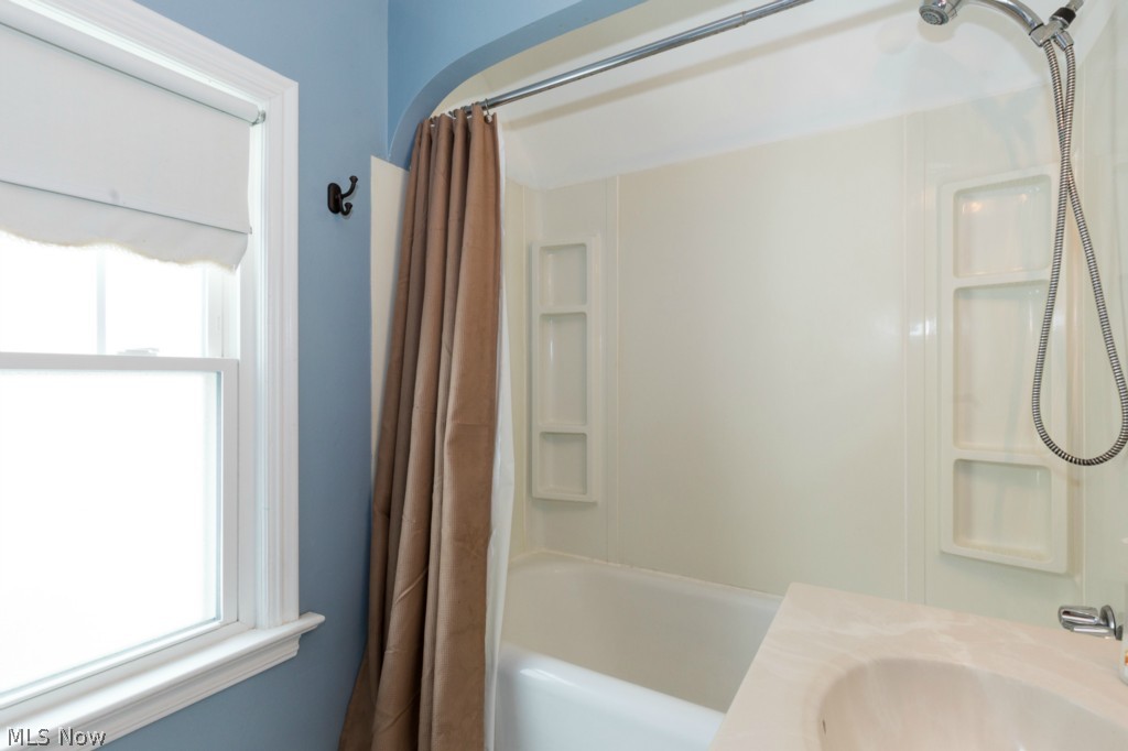 955 Rushleigh Road Cleveland Heights, OH 44121 - Photo 17 of 25