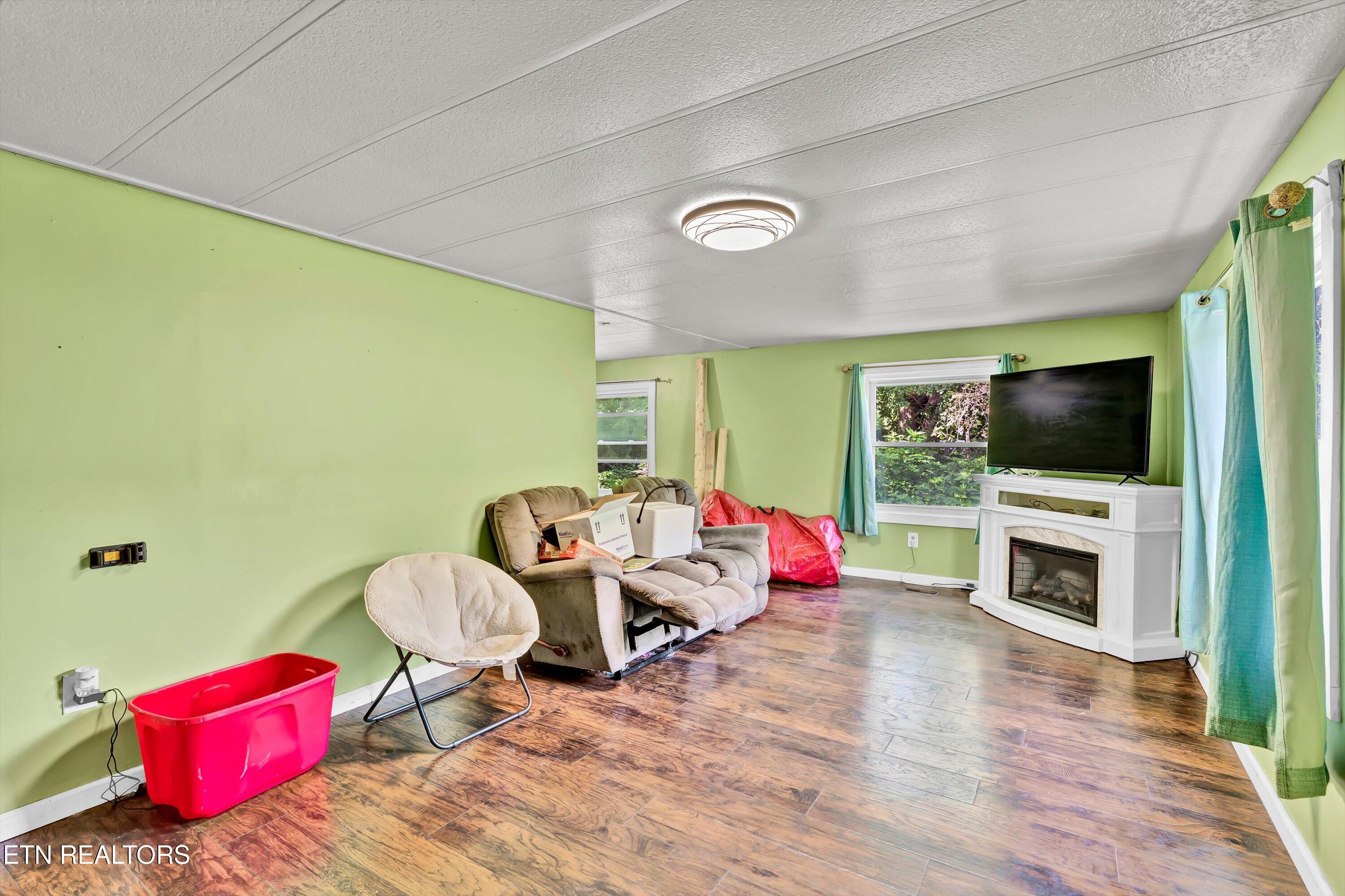 1753 Sulphur Springs Road Clinton, TN 37716 - Photo 3 of 17 04-1753 Sulphur Springs Rd-4