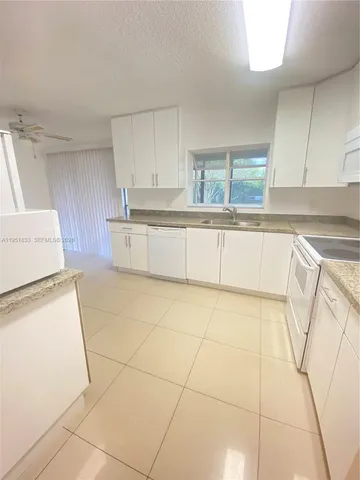 $3,200 | 654 Woodgate Circle, Unit C, Sunrise, FL 33326