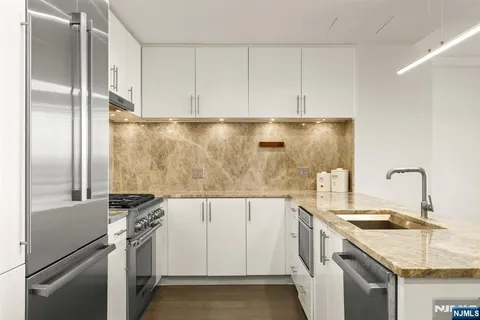 $1,299,000 | 320 Adolphus Avenue, Unit 319, Cliffside Park, NJ 07010