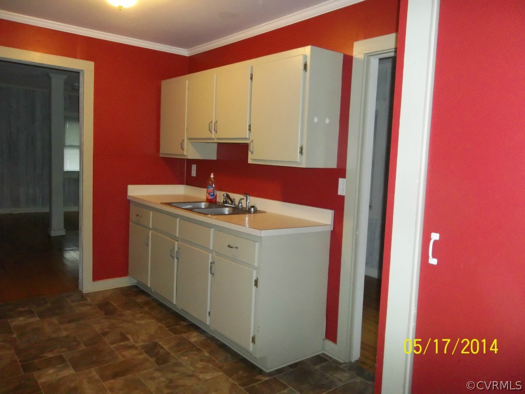 4286 Oak Hill Road Buckingham, VA 23921 - Photo 7 of 13 a utility room with dryer and washer