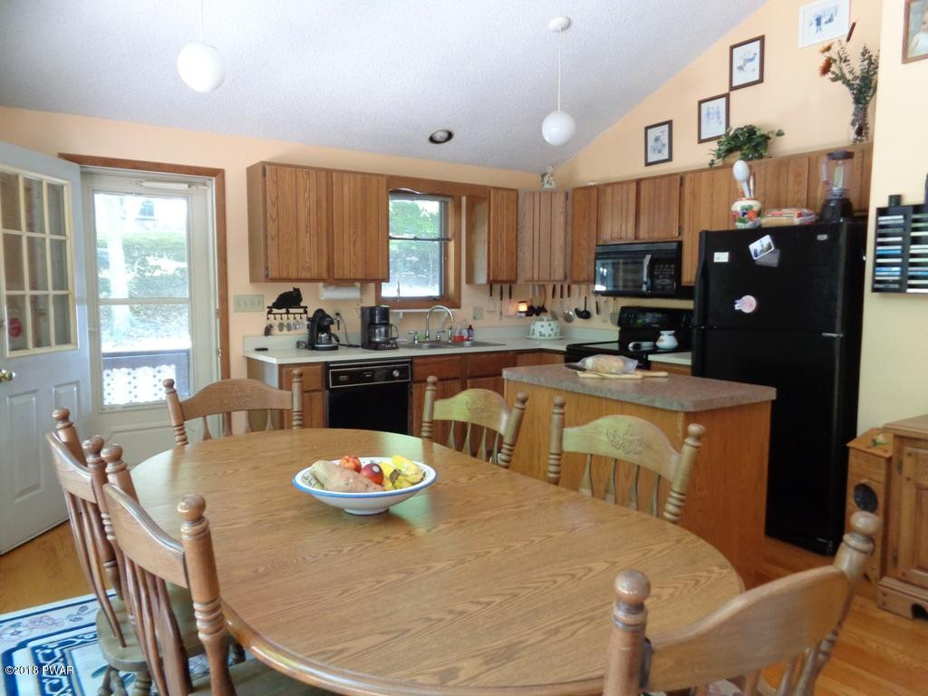 1063 Boat House Road Lake Ariel, PA 18436 - Photo 10 of 34 Kitchen-Dining