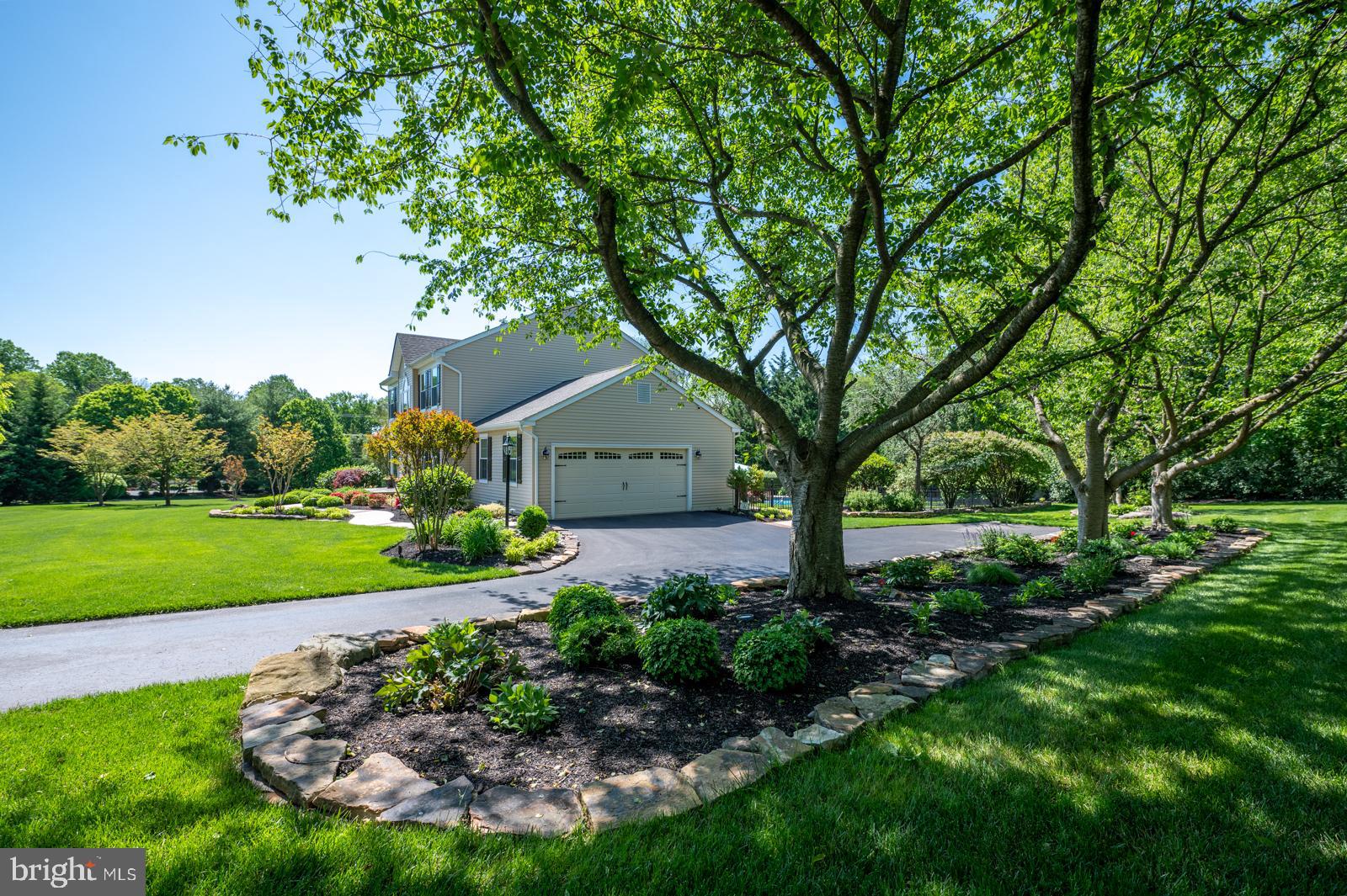 1319 Longmeadow Road Garnet Valley, PA 19060 - Photo 59 of 69 Landscape Lighting