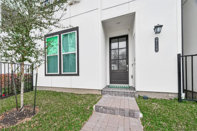 $2,700 | 2712 Grand Fountains Drive, Unit H, Houston, TX 77054