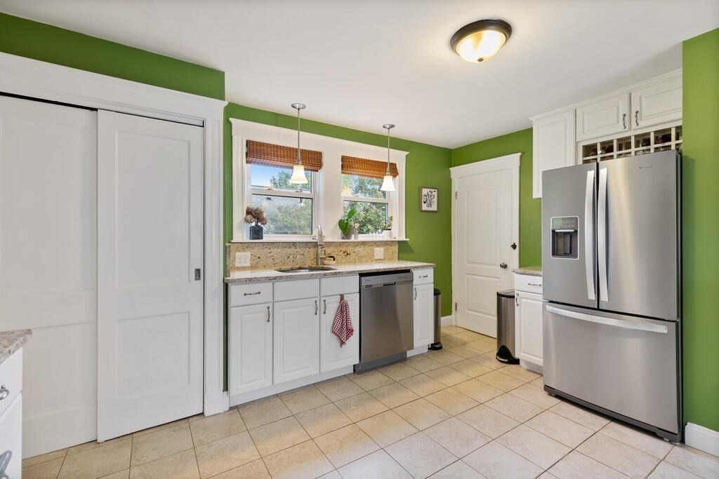 91 Ferncroft Road Milton, MA 02186 - Photo 12 of 29 Gallery Image 12