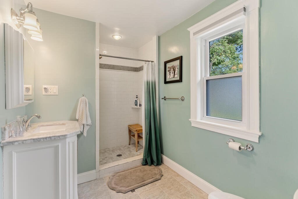 91 Ferncroft Road Milton, MA 02186 - Photo 23 of 29 Gallery Image 23