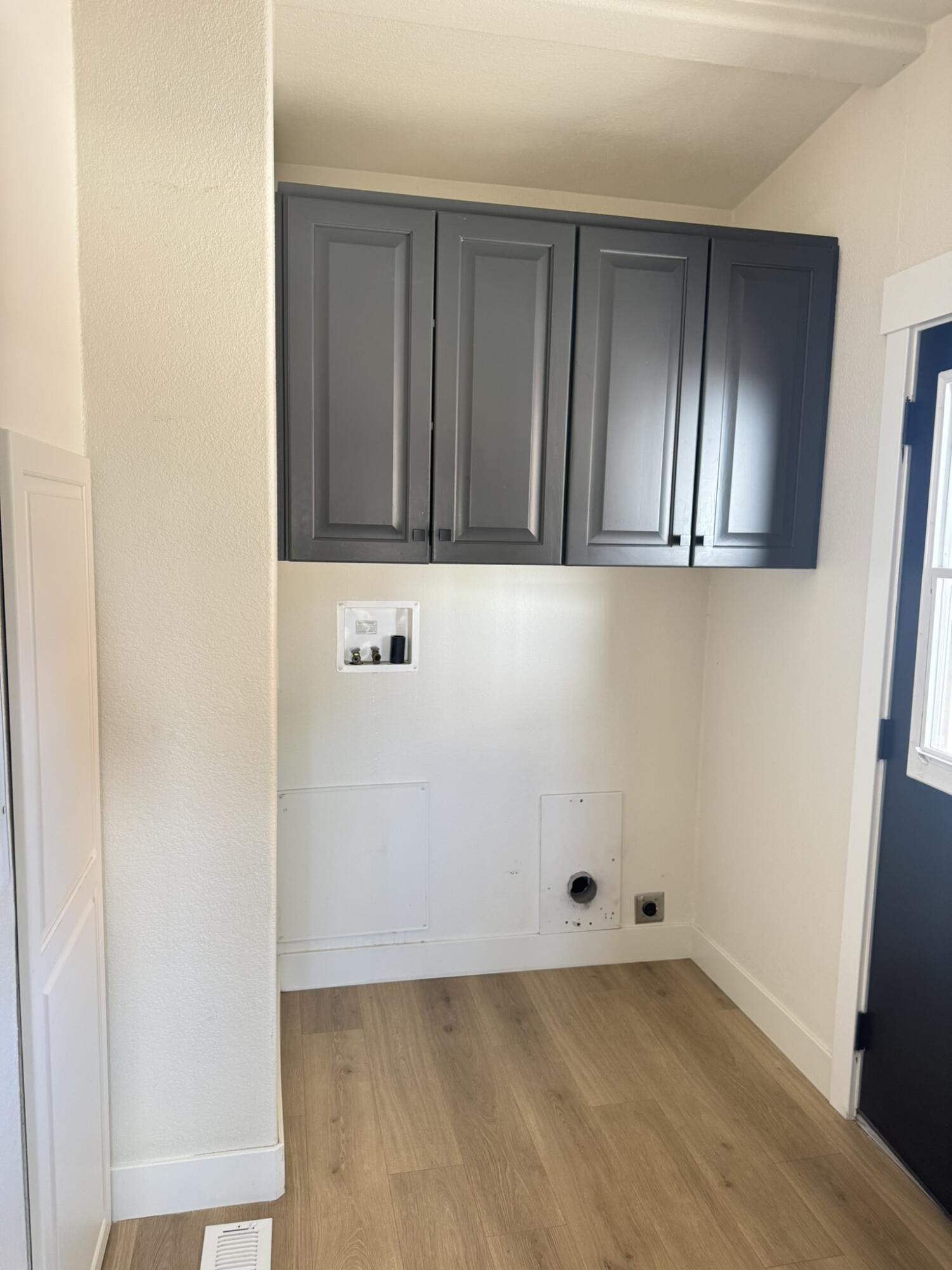 264 North 100 West Ivins, UT 84738 - Photo 15 of 34 Laundry Room