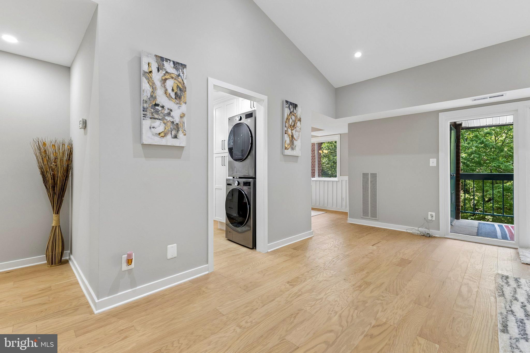 11841 Shire Court, Unit 31D Reston, VA 20191 - Photo 3 of 24 a view of a livingroom with walk in closet and bedroom