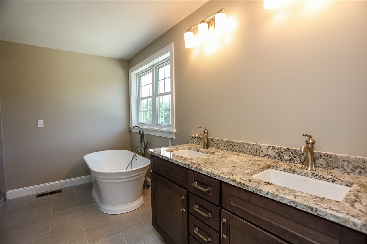 27 Rowe Farm Road, Unit 205025014 Gilford, NH 03249 - Photo 15 of 27