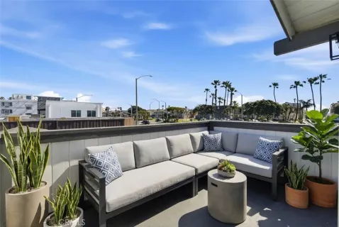 $2,799,000 | 203 Cedar Street, Newport Beach, CA 92663
