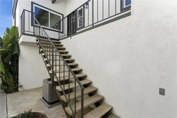 $2,799,000 | 203 Cedar Street, Newport Beach, CA 92663