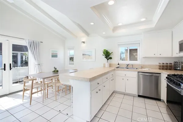$2,799,000 | 203 Cedar Street, Newport Beach, CA 92663