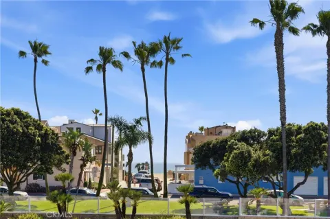 $2,799,000 | 203 Cedar Street, Newport Beach, CA 92663