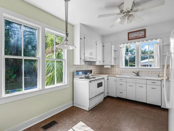 $245,000 | 415 West Main Street, Perry, FL 32347