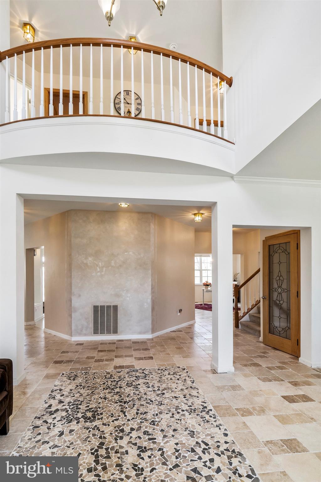 9731 Eustice Road Randallstown, MD 21133 - Photo 3 of 38 Dramatic two story entry foyer.