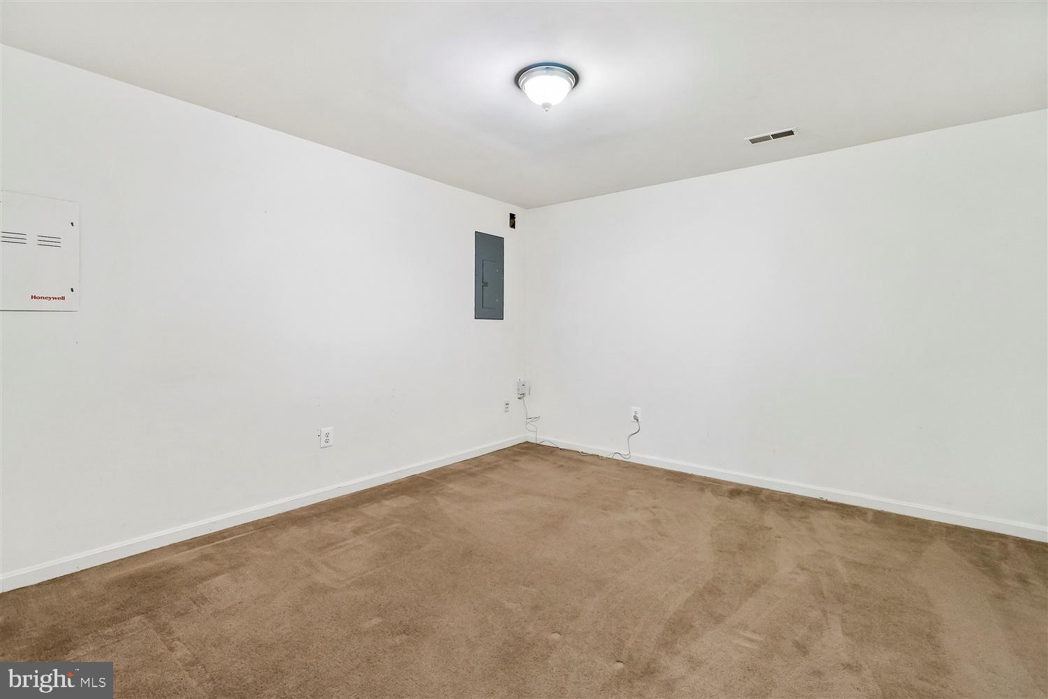 9731 Eustice Road Randallstown, MD 21133 - Photo 33 of 38 Exercise Rm or Guest Room w/walk-in closet