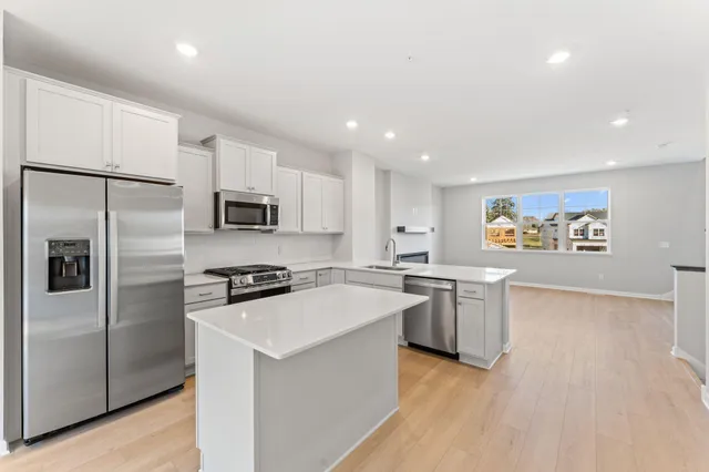 $383,990 | 1526 Traverse Lane, St. Paul, MN 55118