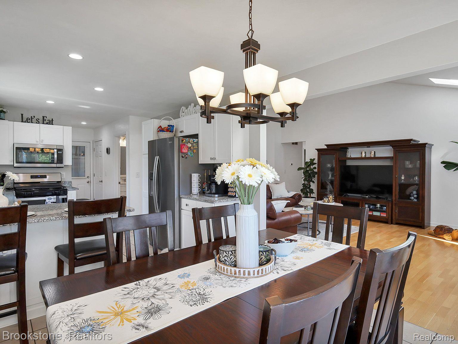 28312 Katie Road New Baltimore, MI 48047 - Photo 9 of 33 Gallery Image 9