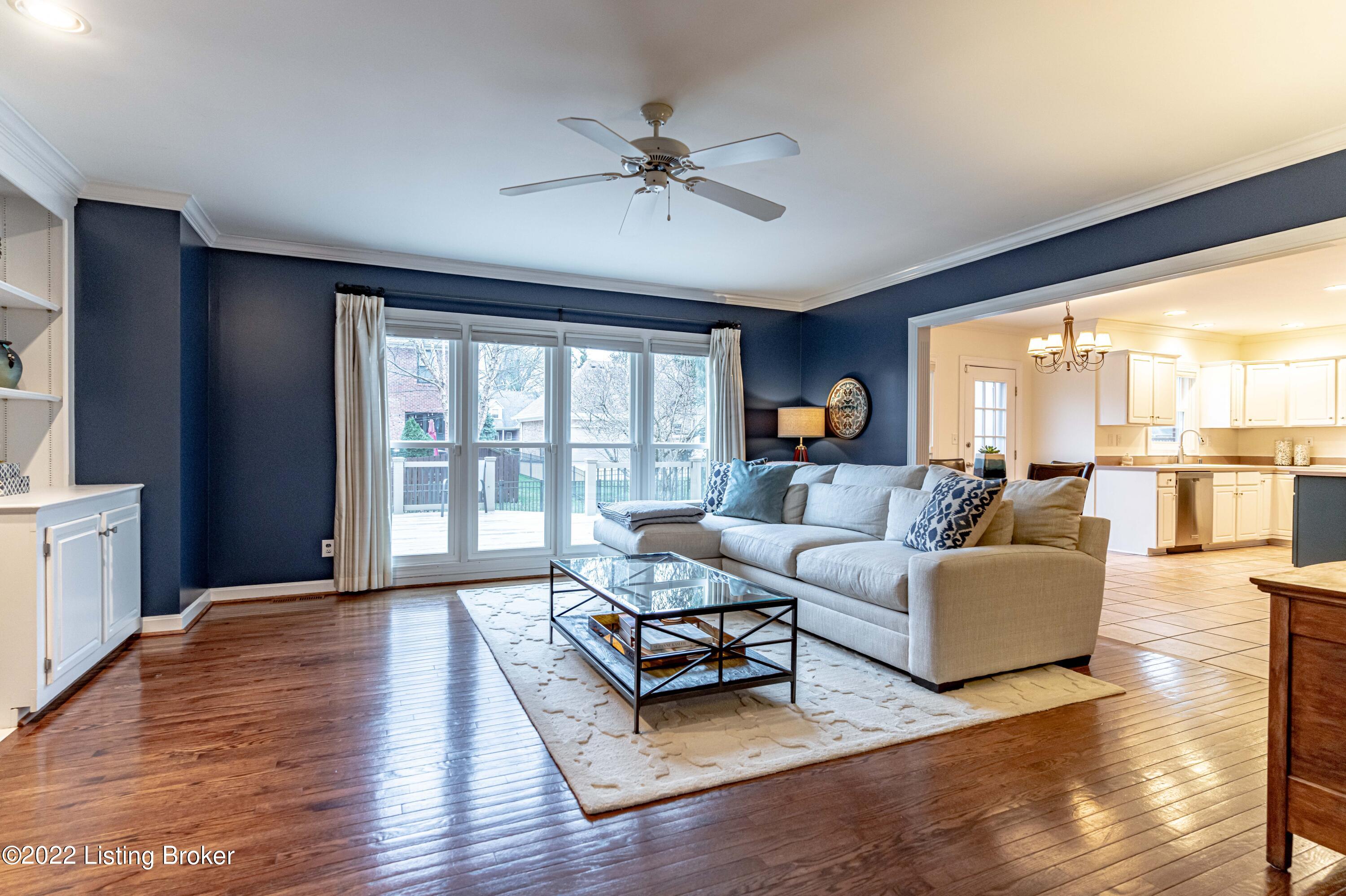 10529 Edgewater Road Louisville, KY 40223 - Photo 9 of 55 DSC00032
