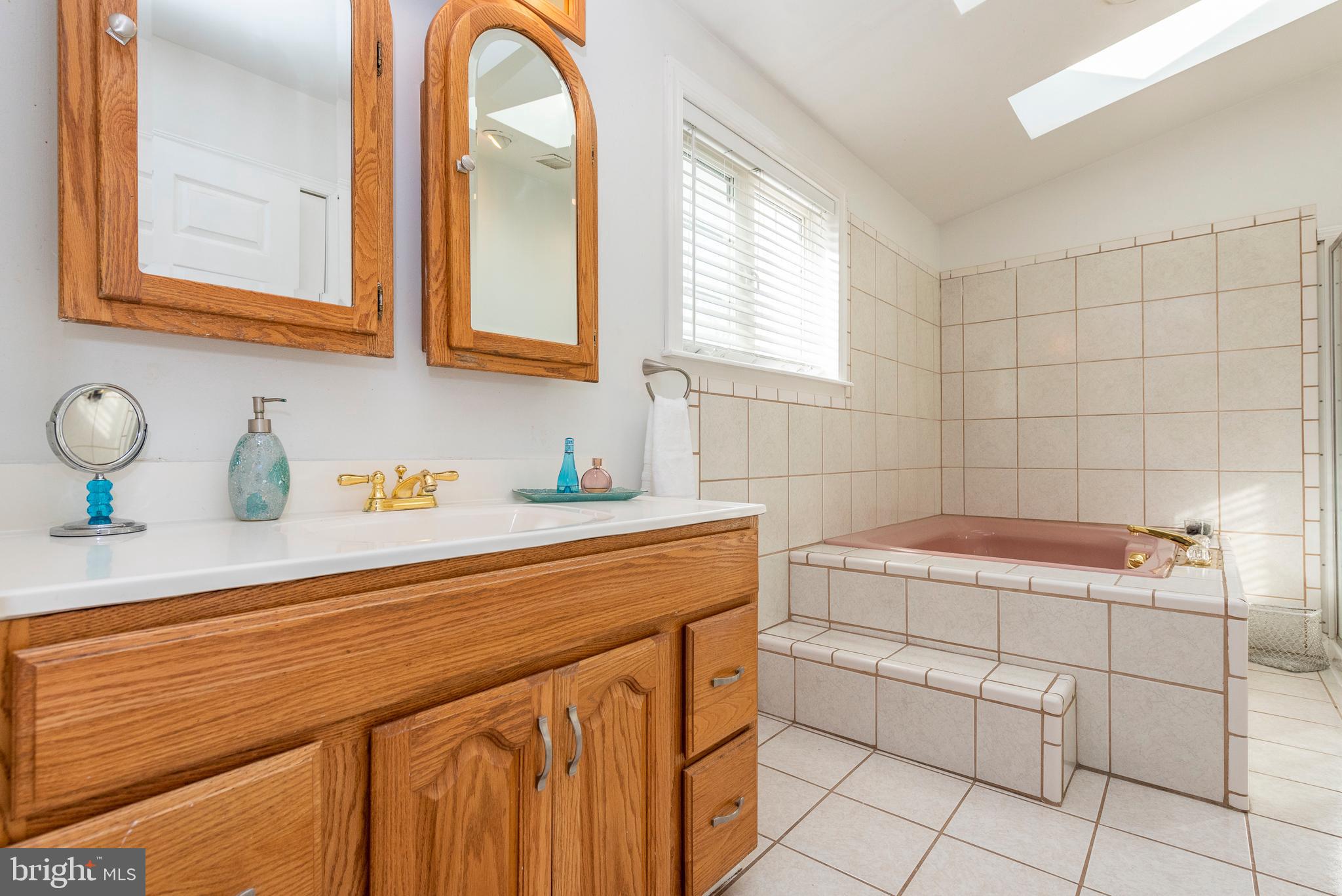 2229 Holly Neck Road Baltimore, MD 21221 - Photo 30 of 89 Master Bath